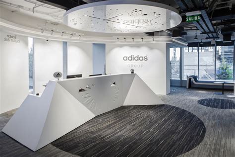 adidas oficinas